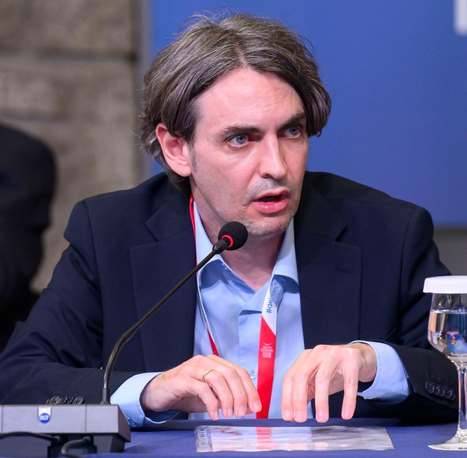 Theo Benos