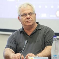 Βαγγέλης Τζελάτης