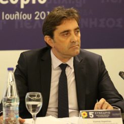 Κώστας Καρπέτας
